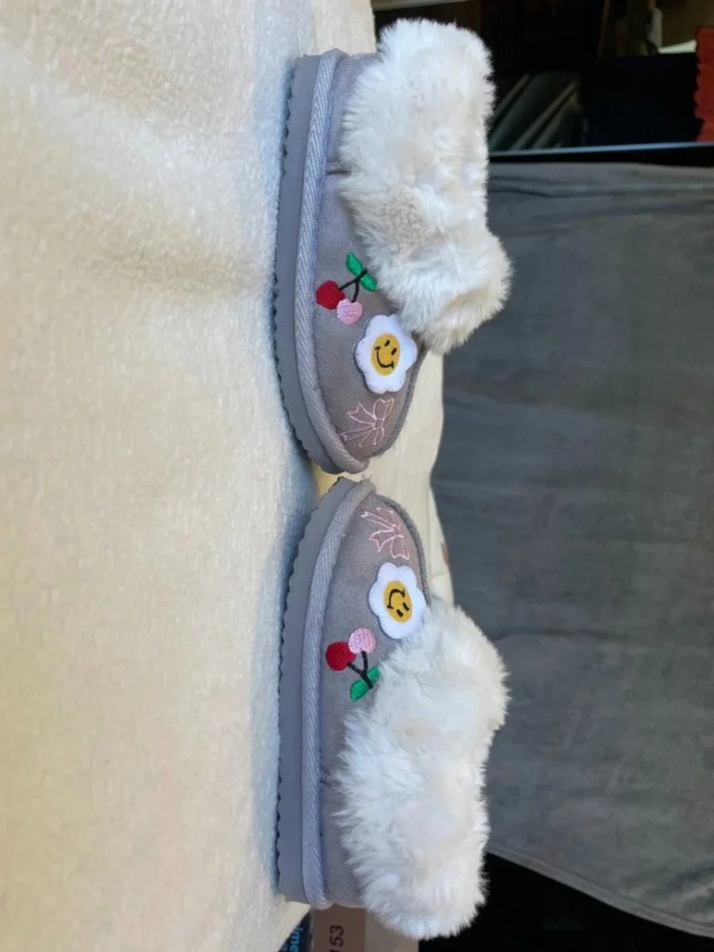 Adorable Toddler/kid's Slippers by Wonder Nation Size 7-8